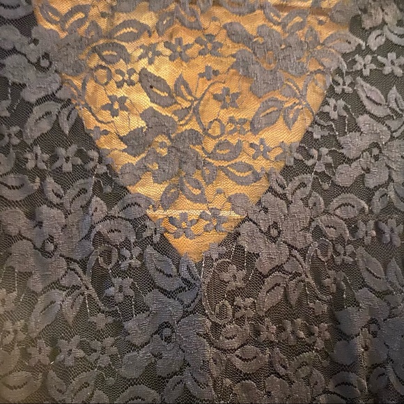 Full Lace Back Button Up Cardigan - Picture 4 of 4